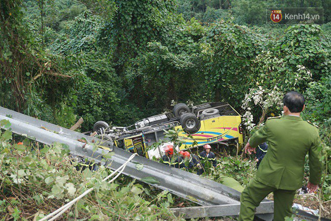 Sinh viên thoát chết kể lại giây phút kinh hoàng khi xe khách lao xuống đèo Hải Vân: Mở mắt, em thấy mình vướng trên một cái cây gãy...