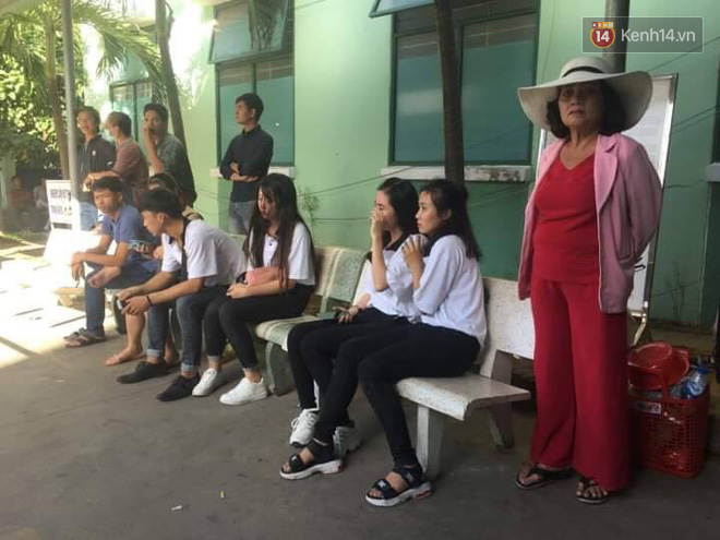 Sinh viên thoát chết kể lại giây phút kinh hoàng khi xe khách lao xuống đèo Hải Vân: Mở mắt, em thấy mình vướng trên một cái cây gãy...