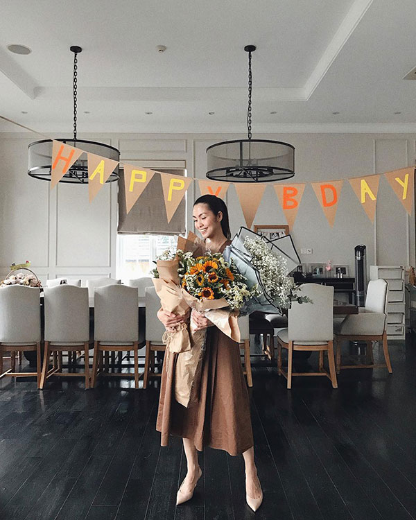 Nói không với cầu kỳ, Hà Tăng cứ để mãi 1 kiểu tóc mà đi đến đâu là tỏa sáng đến đó Nói không với cầu kỳ, Hà Tăng cứ để mãi 1 kiểu tóc mà đi đến đâu là tỏa sáng đến đó