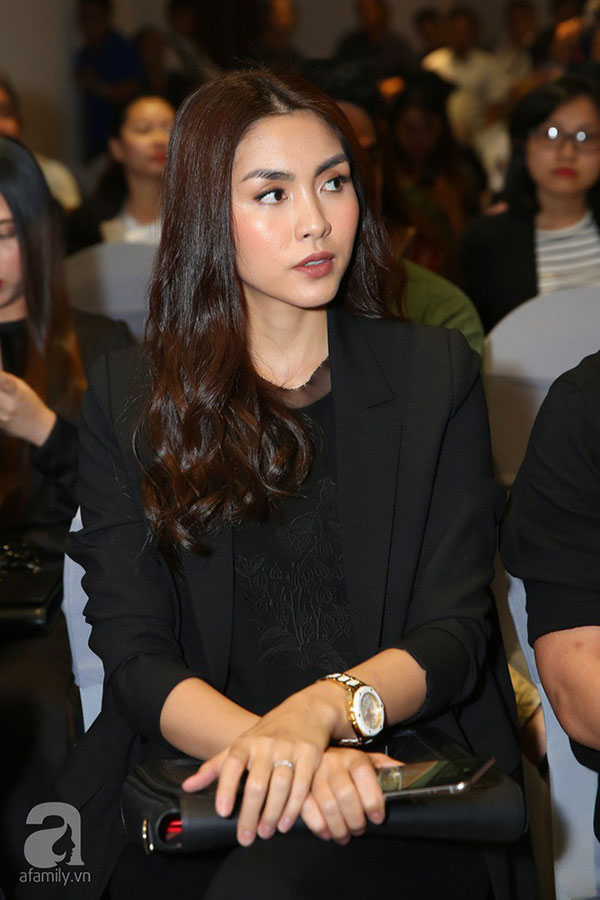 Nói không với cầu kỳ, Hà Tăng cứ để mãi 1 kiểu tóc mà đi đến đâu là tỏa sáng đến đó Nói không với cầu kỳ, Hà Tăng cứ để mãi 1 kiểu tóc mà đi đến đâu là tỏa sáng đến đó