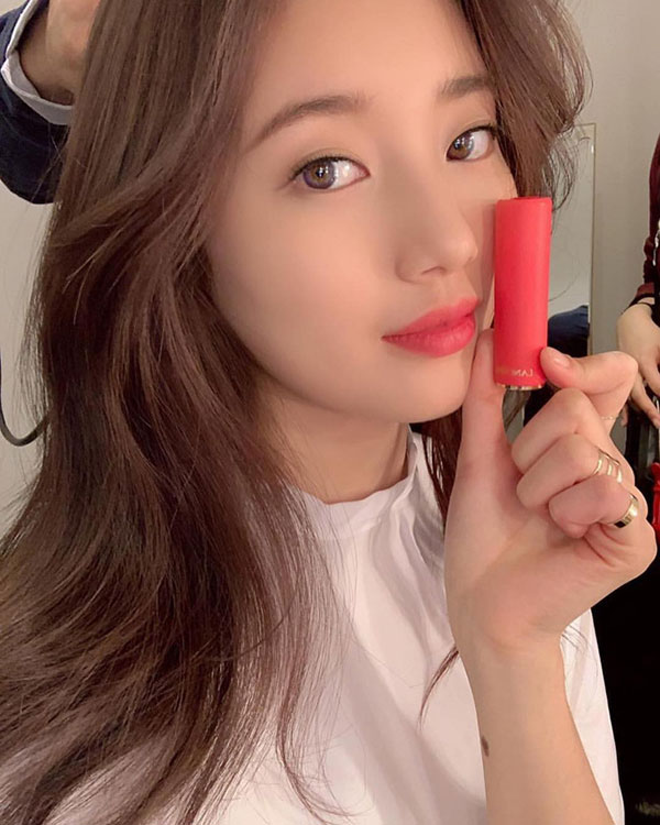 6 món mỹ phẩm đình đám của năm 2018 được các beauty editor đánh giá là phải có trong năm 2019 6 món mỹ phẩm đình đám của năm 2018 được các beauty editor đánh giá là phải có trong năm 2019