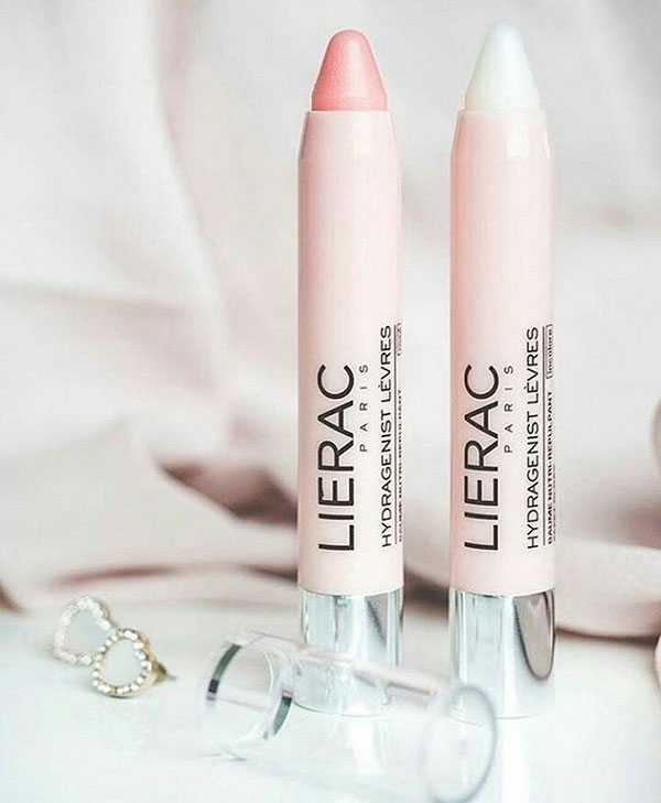 6 món mỹ phẩm đình đám của năm 2018 được các beauty editor đánh giá là phải có trong năm 2019 6 món mỹ phẩm đình đám của năm 2018 được các beauty editor đánh giá là phải có trong năm 2019