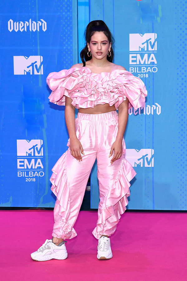 10 bộ cánh thảm đỏ sến sẩm nhất năm 2018