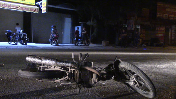 Liên tiếp trong 2 giờ, 2 vụ xe container cán nát xe máy, 2 người thương vong