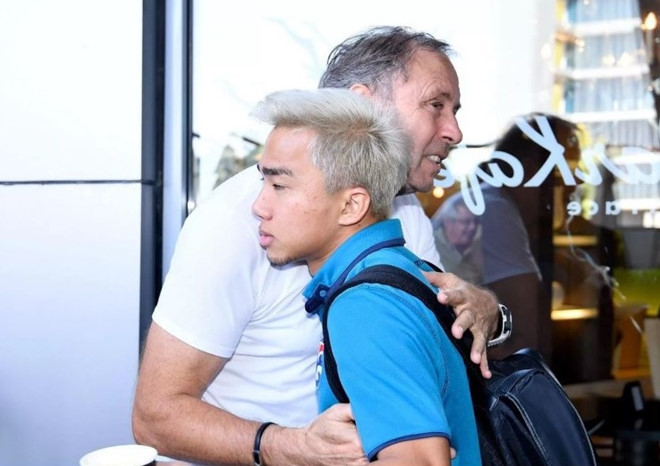 LĐBĐ Thái Lan họp kín với cầu thủ, HLV bị đuổi hệt như Mourinho