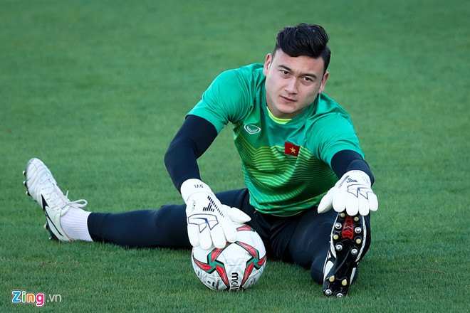 Báo Iran: Tuyển Việt Nam ghi bàn có Quang Hải, gác đền có Văn Lâm