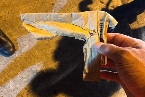 Nữ võ sĩ UFC đánh cướp giữa phố