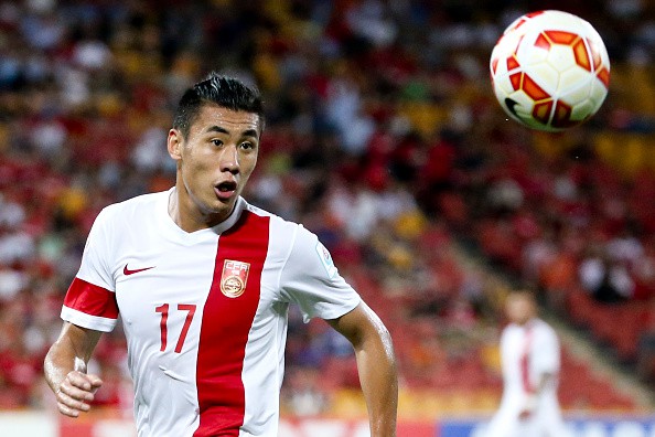 Hội fan girl gọi tên soái ca sân cỏ Trung Quốc cao 1m84, gương mặt góc cạnh điển trai như người mẫu