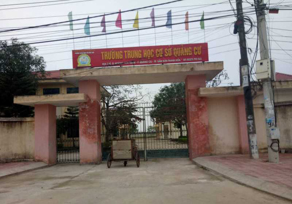 Phòng giáo dục bác bỏ thông tin Hiệu trưởng bóp cổ học sinh vì hát trong lớp