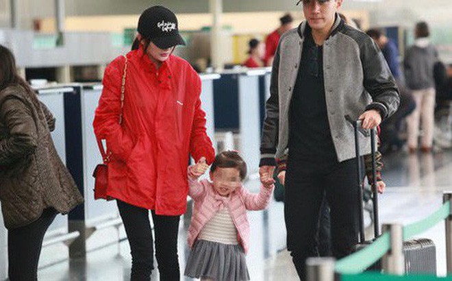 Dương Mịch sẽ về Hong Kong đón Tết cùng Tiểu Gạo Nếp để bù đắp tình cảm cho con gái?