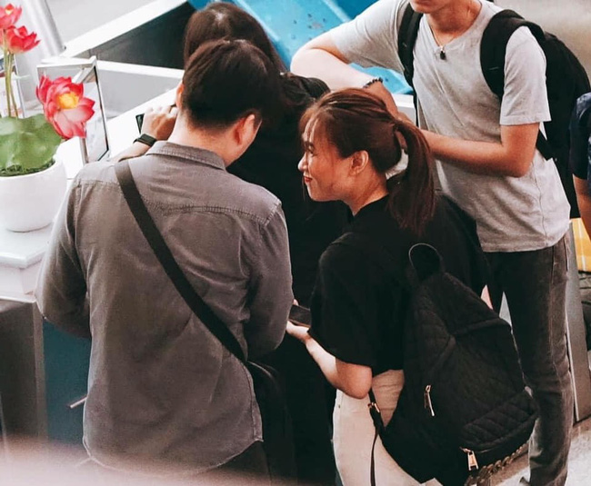 Dân mạng tiếp tục đồn đoán về người đàn ông trong bóng tối của Mỹ Tâm suốt 20 năm qua