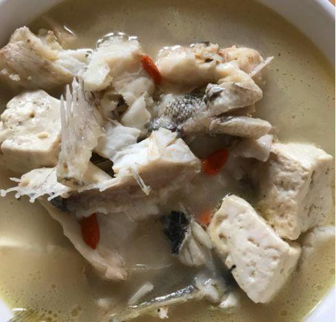 Bữa cơm đầu tiên khi sống chung khiến chồng câm nín, mẹ chồng giận tím mặt, chị em phân tích lý do là...