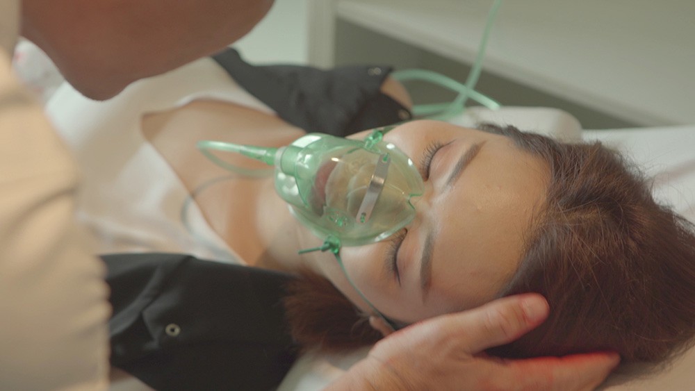 Gạo nếp gạo tẻ tập 107: Hân bị đâm trọng thương vì cứu mạng Kiệt, Hương mắc bệnh nguy hiểm?