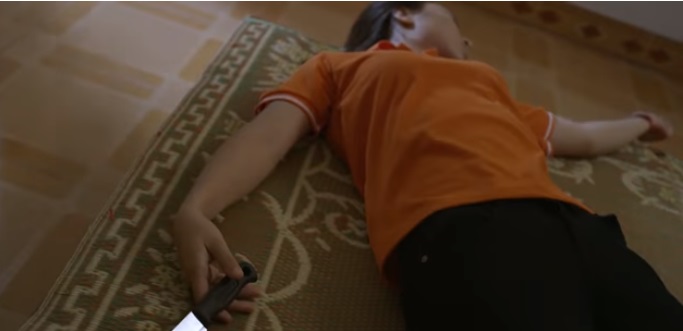 Những cô gái trong thành phố tập 7: Tơ tự tử sau khi bị gã quản đốc dê xồm dọa tung clip sex, ép phá thai