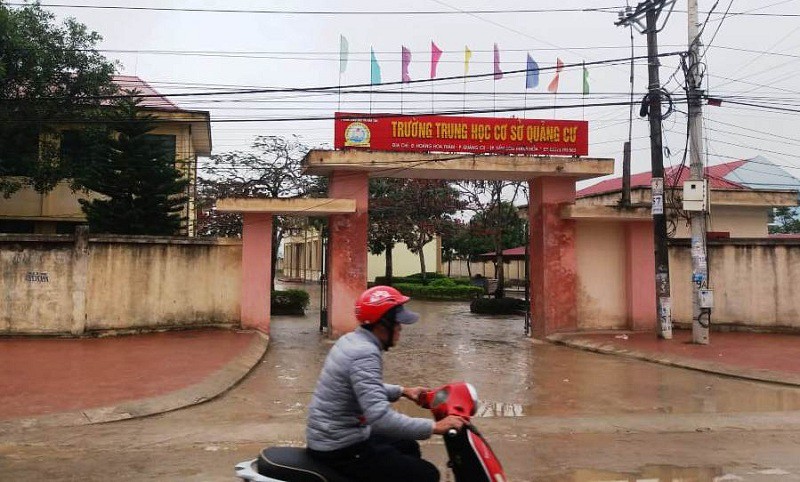 Hiệu trưởng trần tình khi bị phụ huynh tố cáo bóp cổ học sinh gây xước da