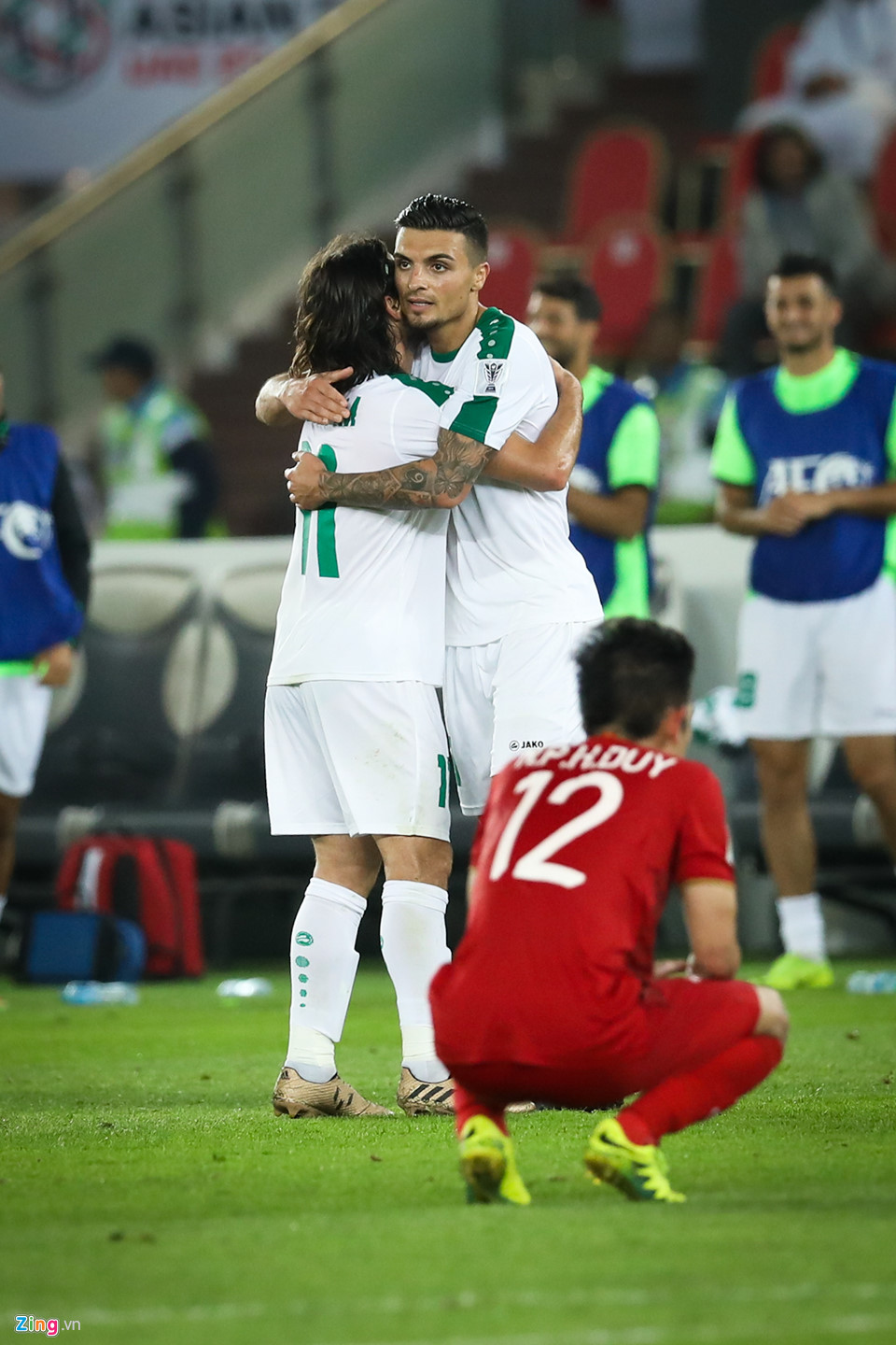 Quế Ngọc Hải gục xuống sau thất bại phút 90 ở Asian Cup