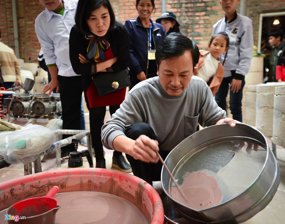Lợn đất dát vàng giá hàng chục triệu cho nhà giàu chơi Tết