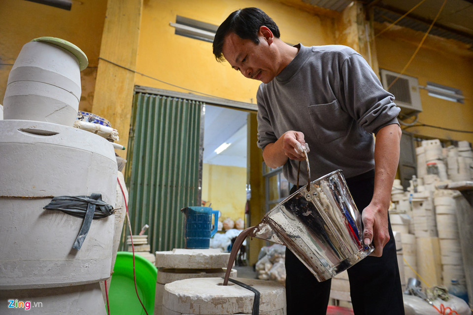 Lợn đất dát vàng giá hàng chục triệu cho nhà giàu chơi Tết