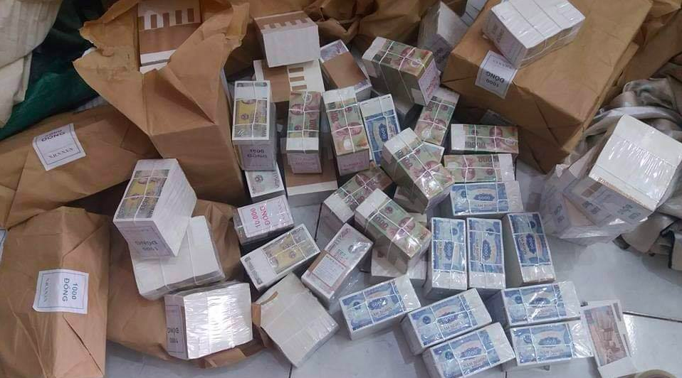 Ngân hàng không in tiền lẻ mới nhưng ngoài chợ đen bao nhiêu cũng có