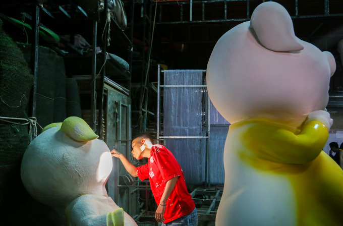 Mô hình đàn heo sắp ra đường hoa Nguyễn Huệ