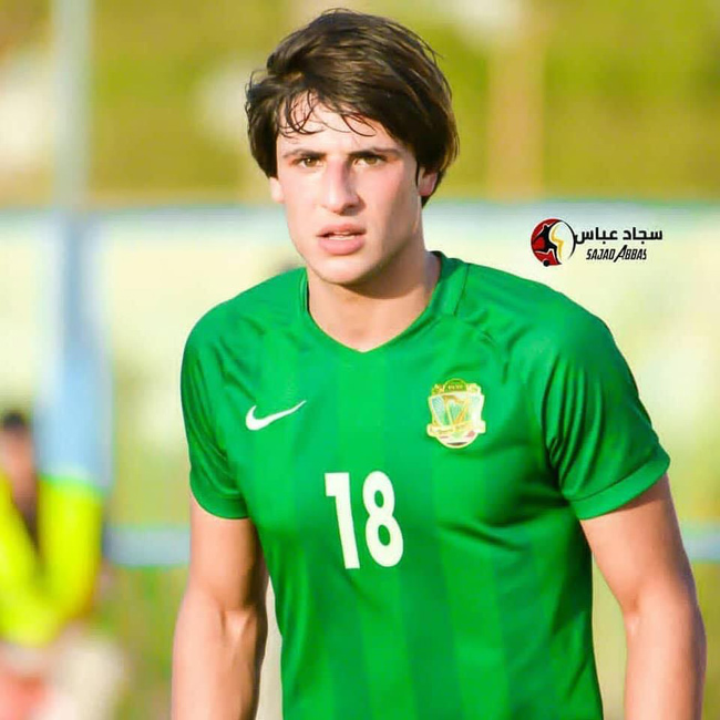 Tiền đạo 18 tuổi Iraq đẹp trai như tài tử vừa chọc thủng lưới Việt Nam