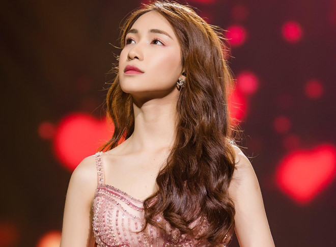 Hòa Minzy: Cô ca sĩ thẳng thắn, cá tính hay có vấn đề trong cách cư xử?