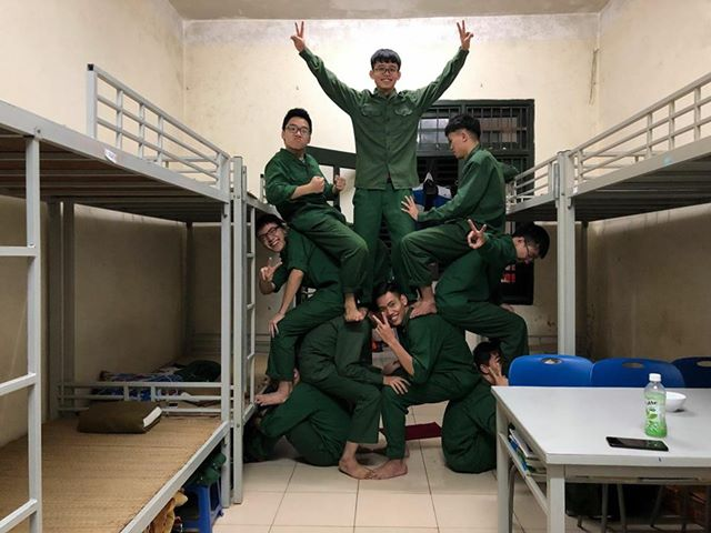 Gợi ý những trào lưu tạo dáng pose ảnh cực độc đáo dành cho hội bạn thân