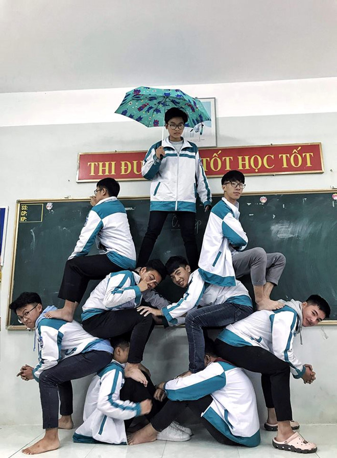 Gợi ý những trào lưu tạo dáng pose ảnh cực độc đáo dành cho hội bạn thân