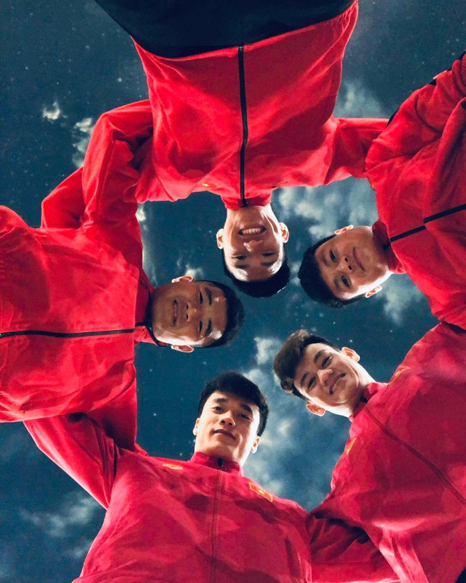 Gợi ý những trào lưu tạo dáng pose ảnh cực độc đáo dành cho hội bạn thân