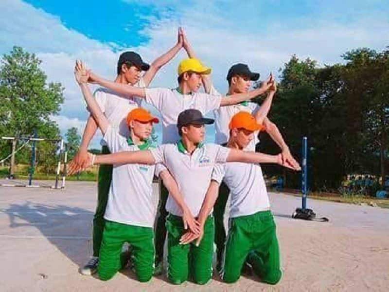 Gợi ý những trào lưu tạo dáng pose ảnh cực độc đáo dành cho hội bạn thân