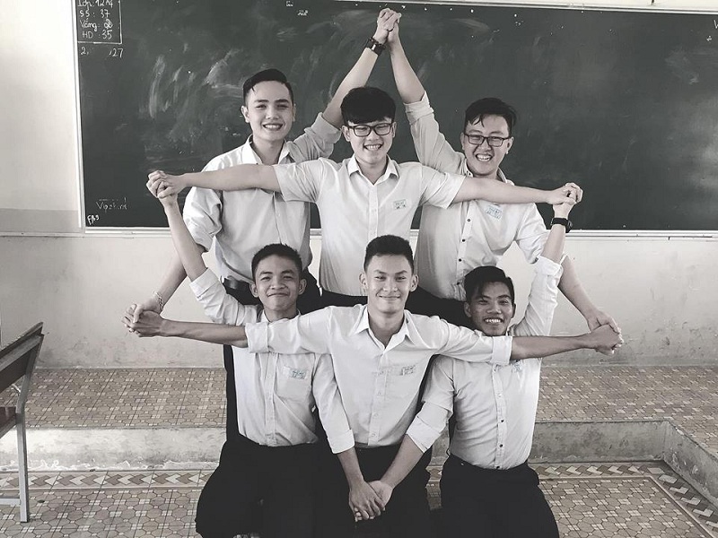 Gợi ý những trào lưu tạo dáng pose ảnh cực độc đáo dành cho hội bạn thân