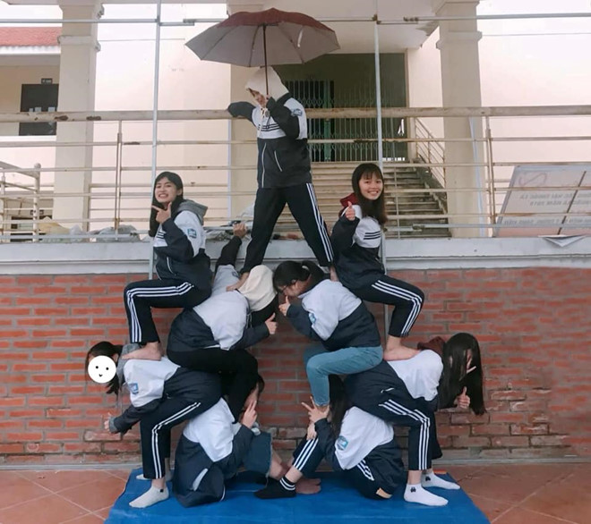 Gợi ý những trào lưu tạo dáng pose ảnh cực độc đáo dành cho hội bạn thân