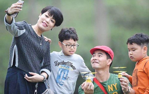 Hôn nhân 13 năm kín tiếng của Nam Tào Xuân Bắc với vợ giảng viên