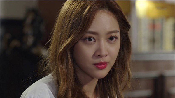 Chồng không bao giờ đưa vợ đi du lịch cùng công ty, phát hiện ra sự thật vợ cao tay làm việc này.