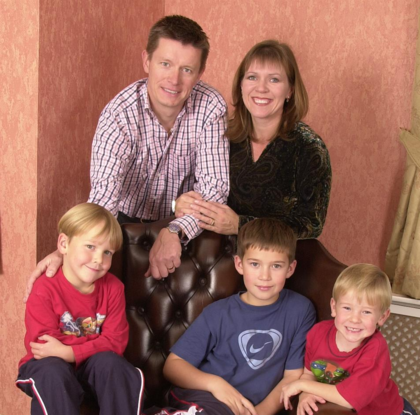 Triệu phú treo thưởng lớn để tìm ra kẻ cắm sừng mình 20 năm