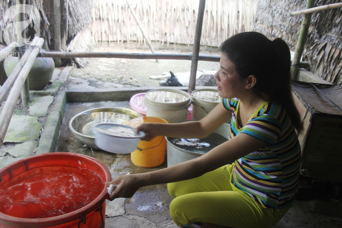 Lời khẩn cầu của người mẹ ôm con gái 2 tuổi bị hở van tim, chỉ nặng 6 ký mà không có tiền chạy chữa