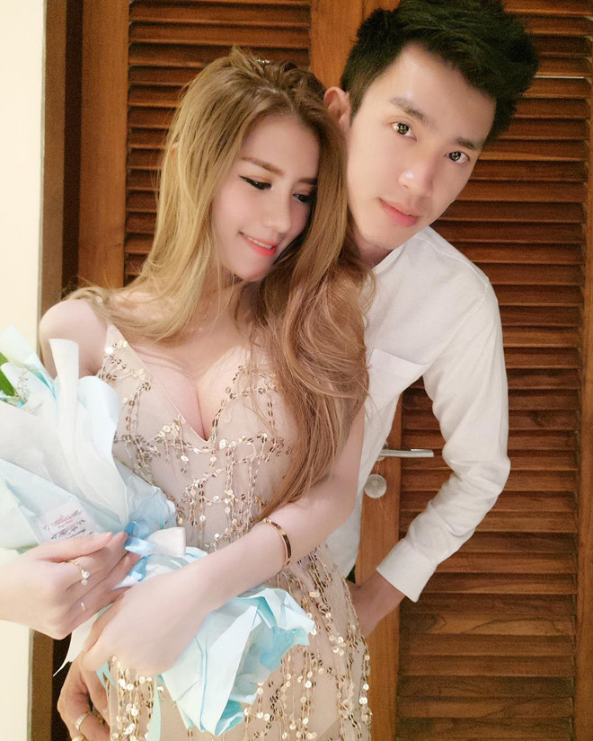 Vẻ gợi cảm của hot girl Malaysia có 1,5 triệu fan trên mạng