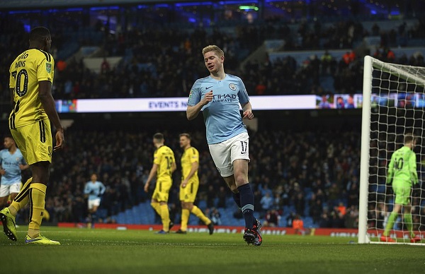 Clip: Gabriel Jesus lập poker, Man City nghiền nát đối thủ tới... 9 bàn không gỡ