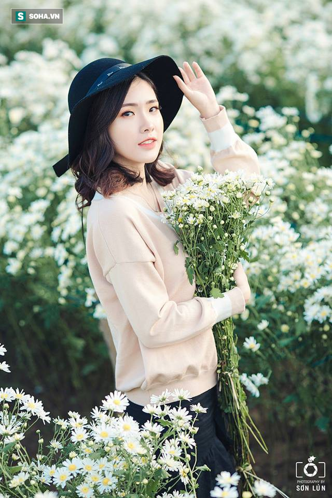 Mẫu ảnh nổi lên từ bức hình 5 nữ sinh: Tôi từng bị gạ đi chơi với những mức giá trên trời