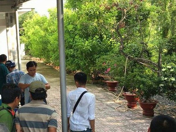 Nghi ngờ vợ quan hệ bất chính, thanh niên 9X dùng dao đâm chết người