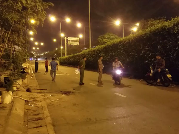 TPHCM: Truy sát kinh hoàng trên đại lộ Võ Văn Kiệt, 2 nam thanh niên bị chém gục trọng thương