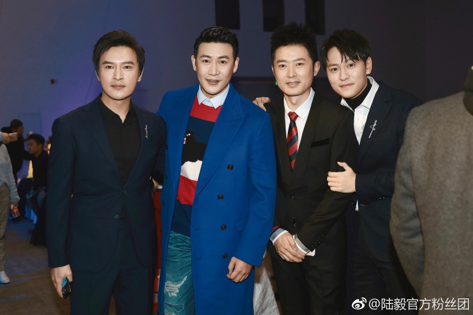 Bức ảnh khiến ký ức ùa về: Sau 18 năm, couple huyền thoại Bao Chửng và Công Tôn Sách bất ngờ tái ngộ