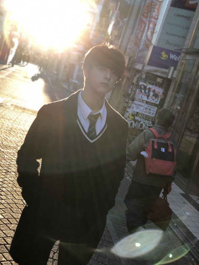 Từng bị bắt nạt vì ngoại hình nổi bật, cậu bạn 18 tuổi bật khóc sau khi đăng quang Nam sinh đẹp trai nhất Nhật Bản