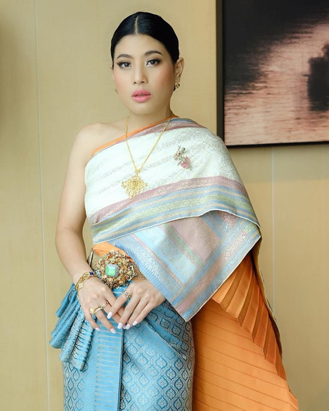 Công chúa Thái và phong cách thời trang nổi bật như fashionista