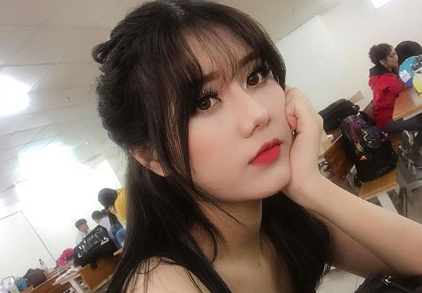 Từ cô gái mặc áo dài xinh xắn gây bão mạng đến á khôi ĐH Hutech