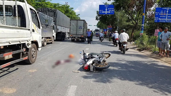 Cô gái 20 tuổi chết thảm sau va chạm trên đường phố ở Sài Gòn