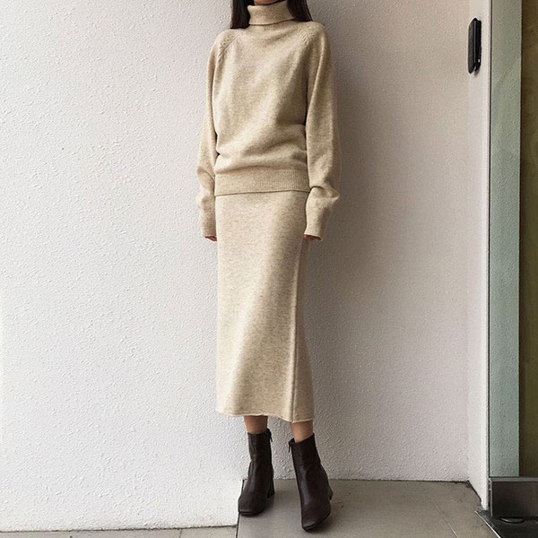 Muốn hoàn thiện vẻ ngoài nhanh nhất, nàng công sở sẽ cần set áo len + chân váy suông đang hot rần rần này Muốn hoàn thiện vẻ ngoài nhanh nhất, nàng công sở sẽ cần set áo len + chân váy suông đang hot rần rần này