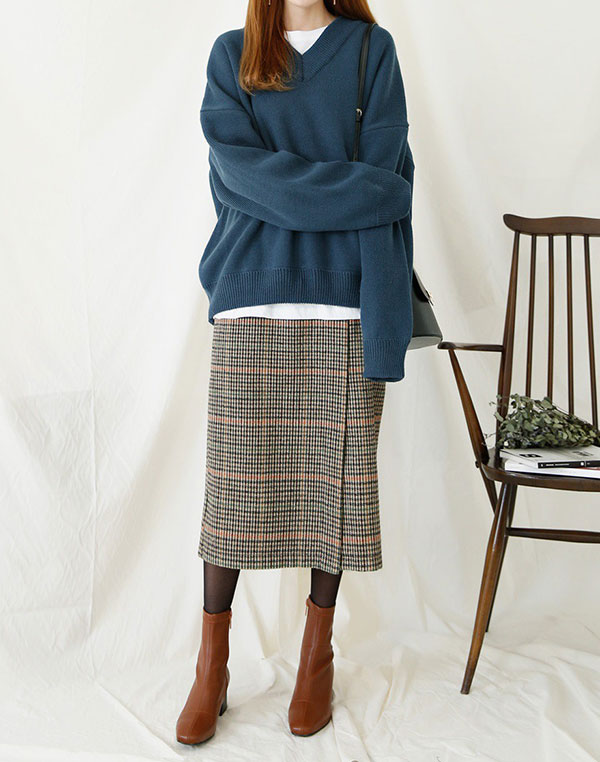 Muốn hoàn thiện vẻ ngoài nhanh nhất, nàng công sở sẽ cần set áo len + chân váy suông đang hot rần rần này Muốn hoàn thiện vẻ ngoài nhanh nhất, nàng công sở sẽ cần set áo len + chân váy suông đang hot rần rần này