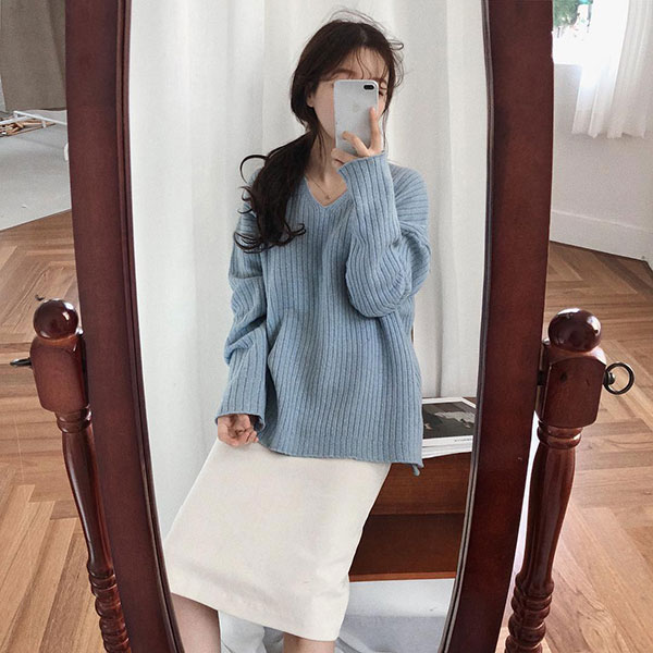 Muốn hoàn thiện vẻ ngoài nhanh nhất, nàng công sở sẽ cần set áo len + chân váy suông đang hot rần rần này Muốn hoàn thiện vẻ ngoài nhanh nhất, nàng công sở sẽ cần set áo len + chân váy suông đang hot rần rần này