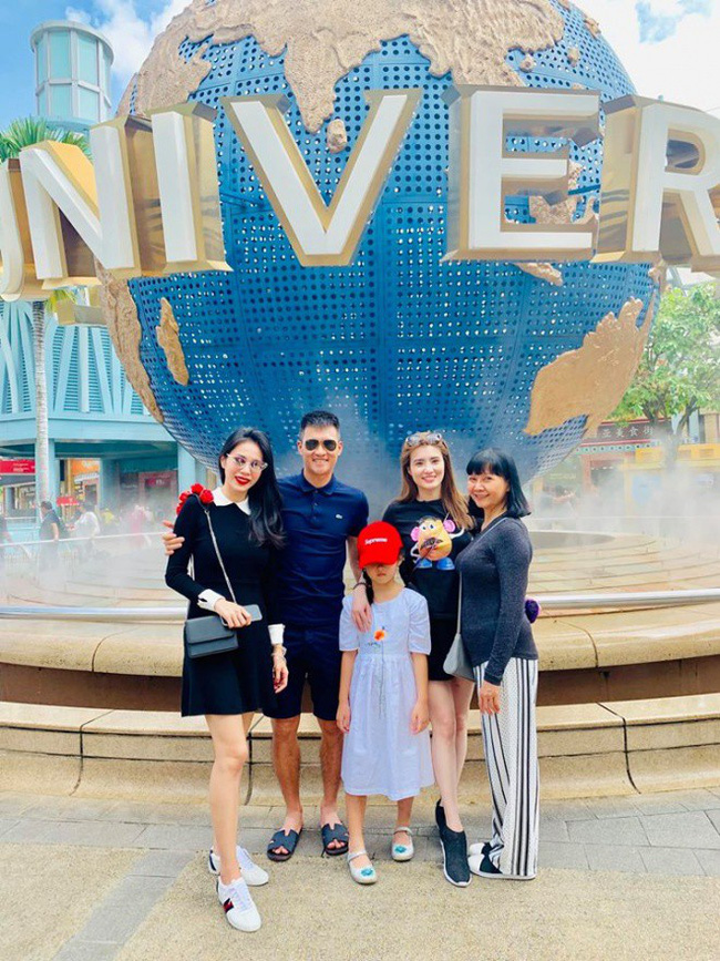 Thủy Tiên lần đầu đăng ảnh chính diện con gái nhưng vẫn che nửa mặt, nhất quyết không công khai